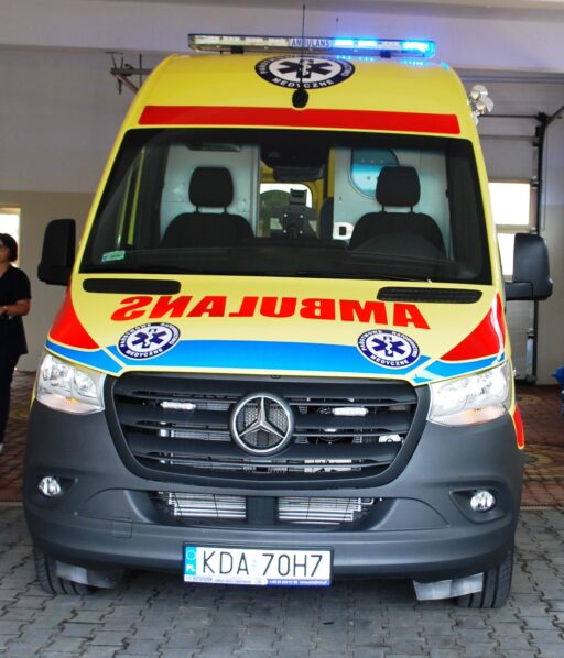 Nowy ambulans dla naszego szpitala